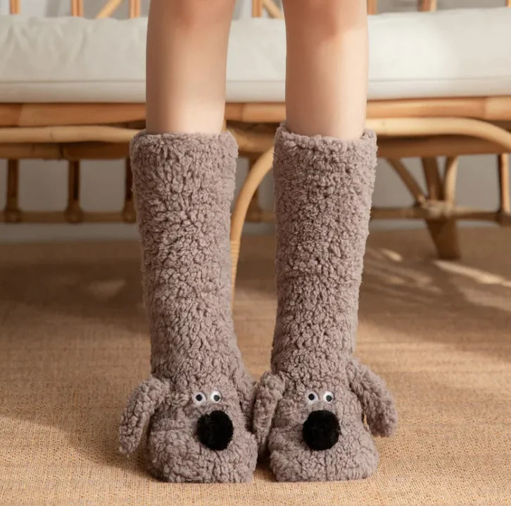 Calcetines de Peluche para Mujer con Diseño de Perro